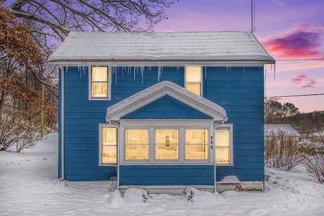 front view picture of 240 Chicago Avenue, Kalamazoo, MI. 49048
