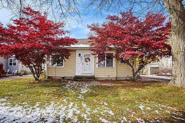 front view picture of 2867 Sharon Avenue Sw, Wyoming, MI. 49519