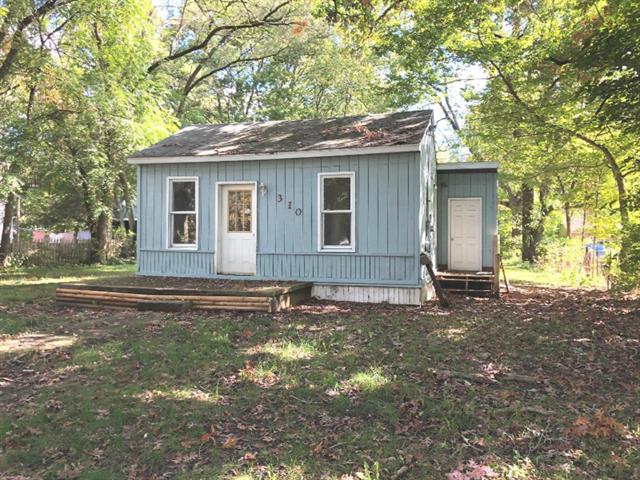 front view picture of 310 Lincoln Street, Allegan, MI. 49010