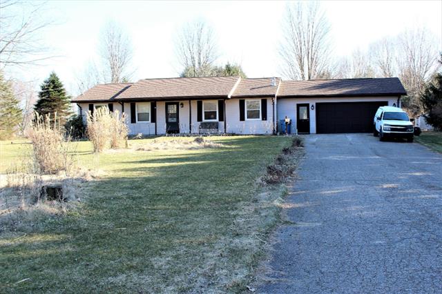 front view picture of 8331 W W Avenue, Schoolcraft, MI. 49087