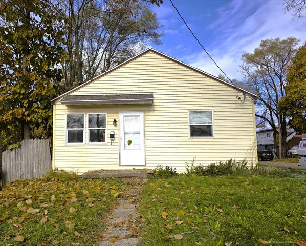 front view picture of 1501 Whiting Street Sw, Wyoming, MI. 49509