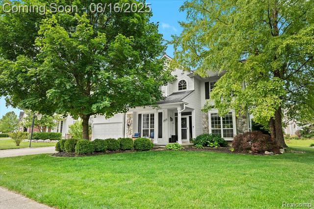 front view picture of 1035 Equestrian Dr, South Lyon, MI. 48178