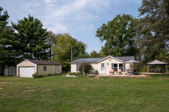 front view picture of 21084 Mount Zion Street, Cassopolis, MI. 49031