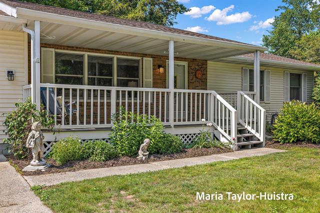 front view picture of 16205 Suffolk Drive, Spring Lake, MI. 49456