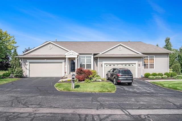 front view picture of 1183 Kensington Street Nw, Grand Rapids, MI. 49534