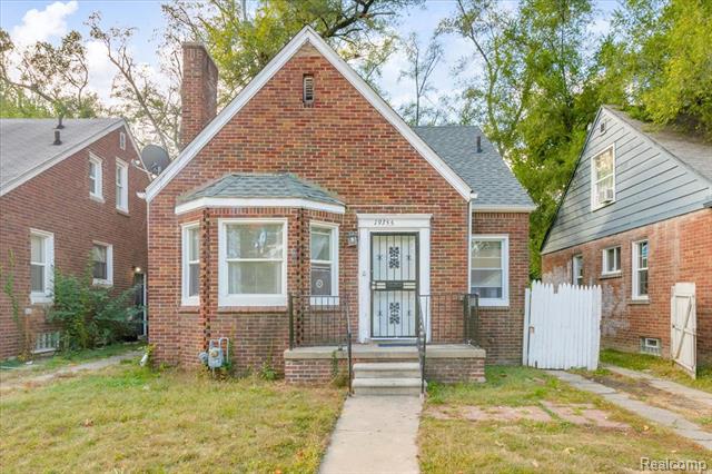 front view picture of 19355 Rutherford Street, Detroit, MI. 48235