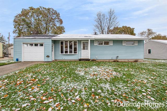 front view picture of 2110 Daylor Drive Ne, Grand Rapids, MI. 49525