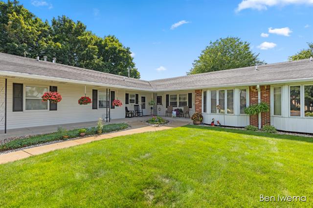 front view picture of 1867 Elizabeth Lane E, Jenison, MI. 49428