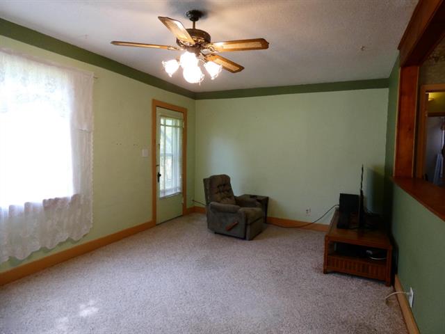 front view picture of 3734 Riverside Road, Benton Harbor, MI. 49022
