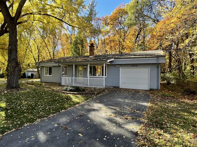 front view picture of 92430 Center Street, Dowagiac, MI. 49047