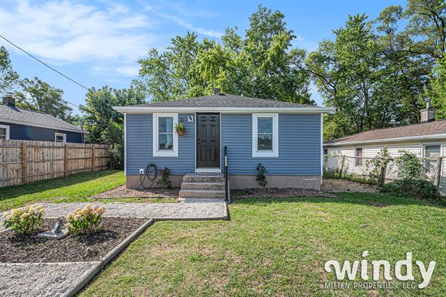 front view picture of 2202 Berg Avenue, Benton Harbor, MI. 49022
