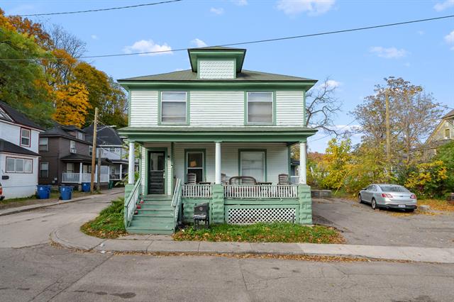 front view picture of 416 Bellevue Place, Kalamazoo, MI. 49007
