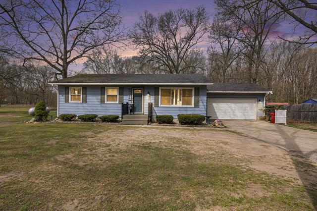 front view picture of 10585 S Spruce Avenue, Grant, MI. 49327
