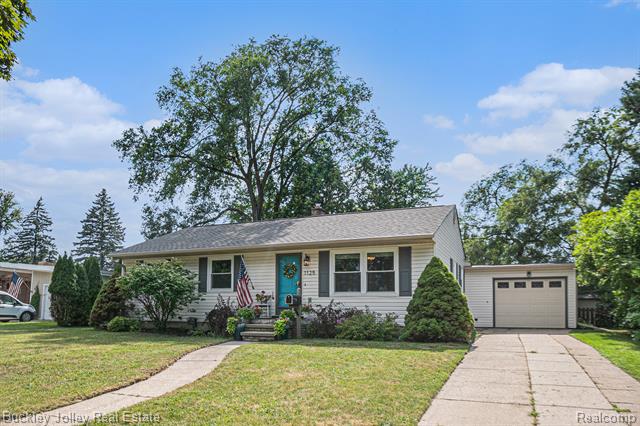front view picture of 1125 Braeview Drive, Howell, MI. 48843