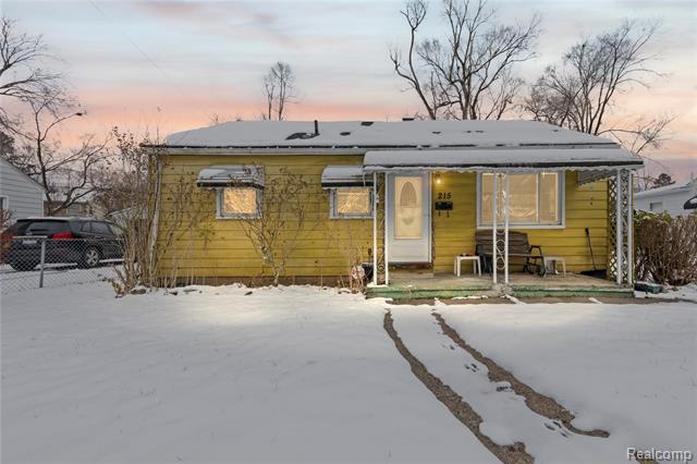 front view picture of 215 E Ainsworth, Ypsilanti, MI. 48197