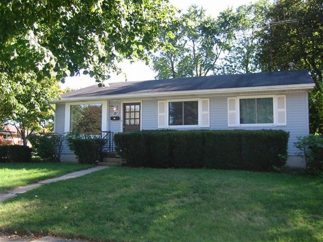 front view picture of 392 Hillcrest Drive, Saline, MI. 48176
