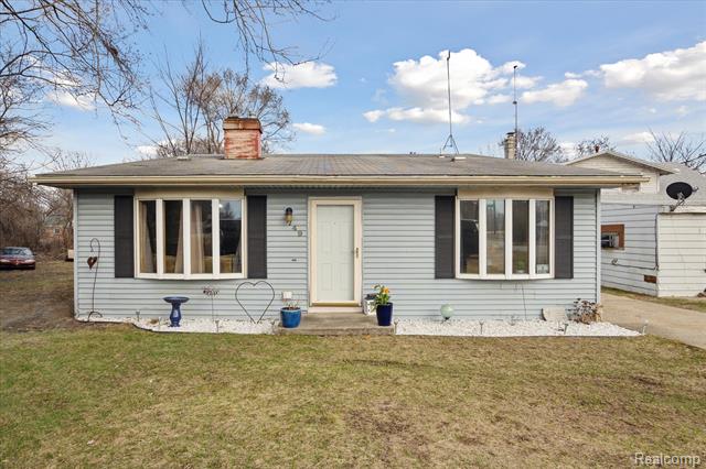 front view picture of 749 Gates Avenue, Ypsilanti, MI. 48198
