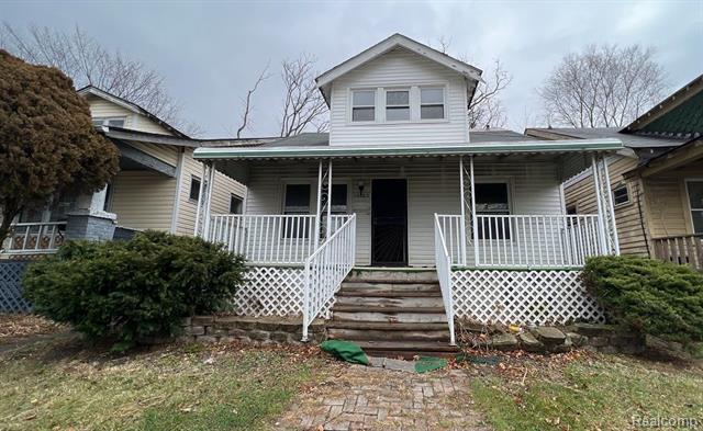 front view picture of 15862 Petoskey Avenue, Detroit, MI. 48238