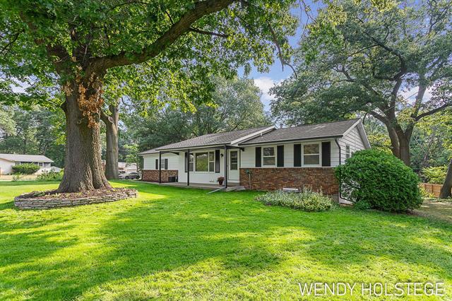 front view picture of 110 Ann Street, Holland, MI. 49424