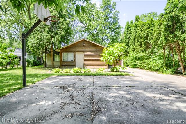 front view picture of 8021 Benson, Mount Morris, MI. 48458
