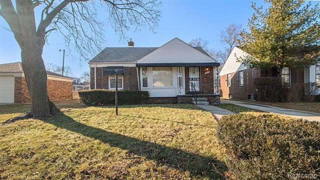 front view picture of 19435 Santa Barbara Drive, Detroit, MI. 48221