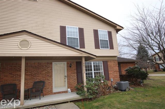 front view picture of 68152 Rosewood, Richmond, MI. 48062