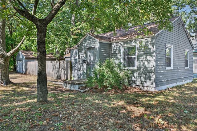 front view picture of 356 Amsterdam Avenue, Muskegon, MI. 49444