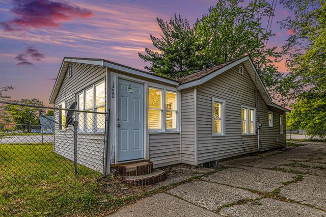 front view picture of 1200 E Broadway Avenue, Muskegon, MI. 49444