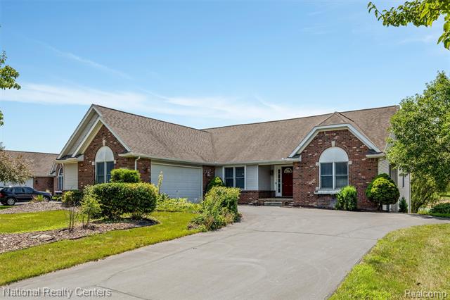 front view picture of 29421 Emelbe Dr, New Hudson, MI. 48165