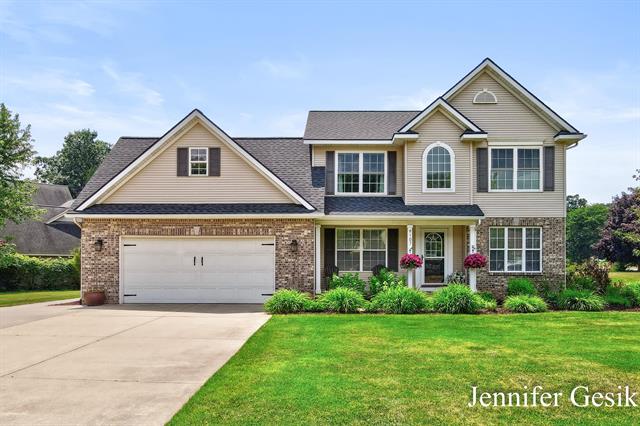 front view picture of 9107 Lady Lauren Drive Ne, Rockford, MI. 49341