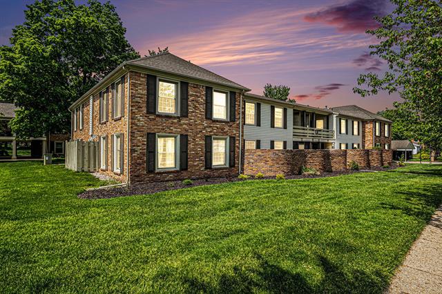 front view picture of 2569 Abbington Drive Se, Grand Rapids, MI. 49506