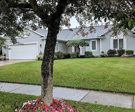 front view picture of 2257 Stowevalley Drive Se, Grand Rapids, MI. 49508