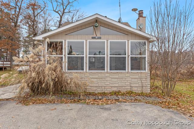 front view picture of 1401 White Birch Drive, Stanton, MI. 48888