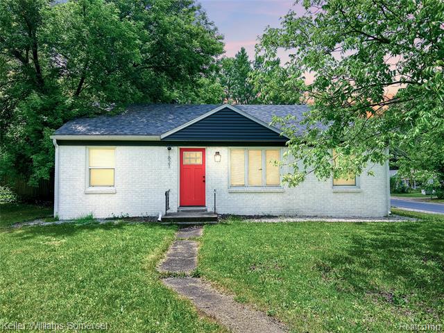 front view picture of 1821 Nazareth Road, Kalamazoo, MI. 49048