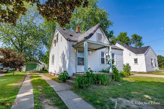 front view picture of 131 36Th Street Se, Grand Rapids, MI. 49548
