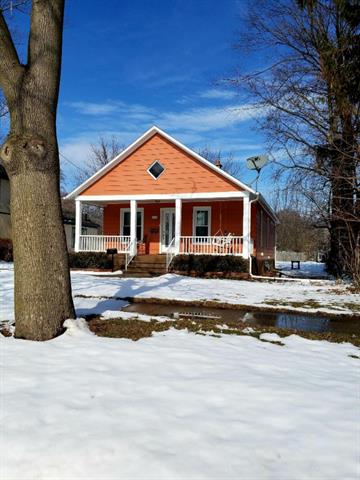 front view picture of 1180 W Grand Avenue, Muskegon, MI. 49441