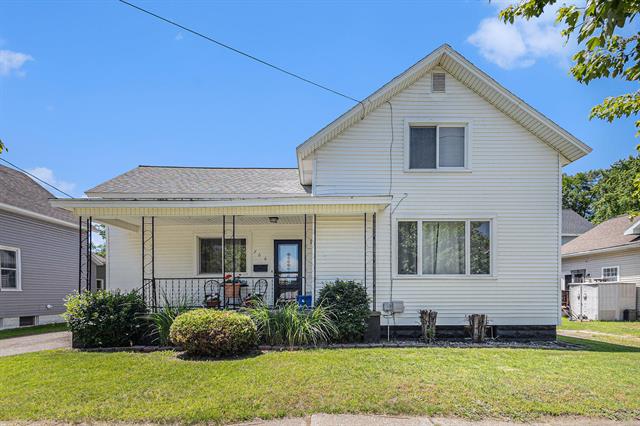 front view picture of 706 Ramsdell Street, Manistee, MI. 49660