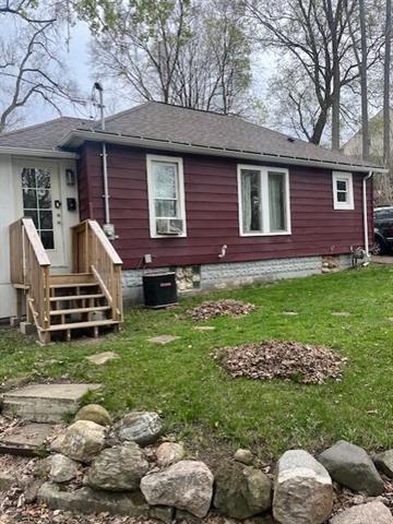 front view picture of 1427 Charles Avenue, Kalamazoo, MI. 49048