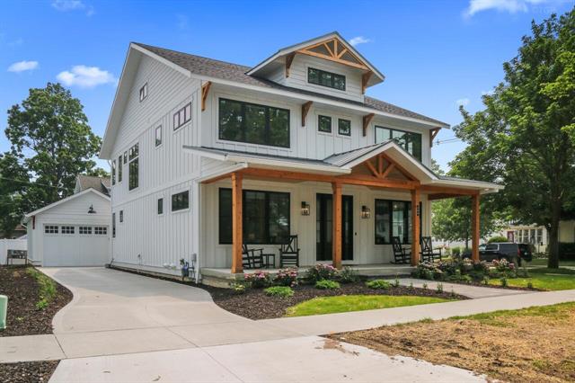 front view picture of 104 Erie Street, South Haven, MI. 49090