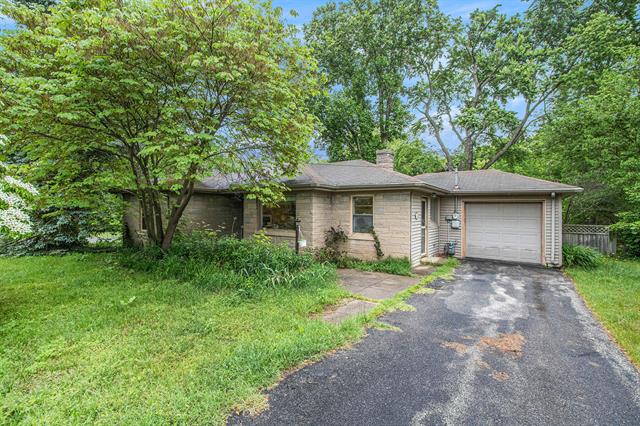 front view picture of 27795 Burmax Park, Dowagiac, MI. 49047