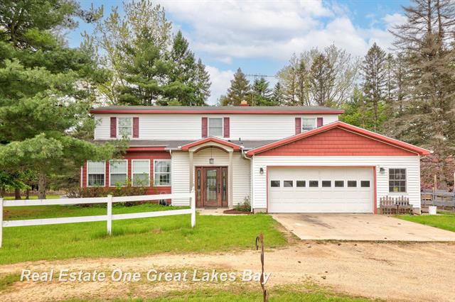 front view picture of 4080 Cat Lake Road, Mayville, MI. 48744