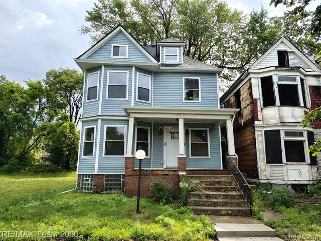 front view picture of 2492 Townsend Street, Detroit, MI. 48214