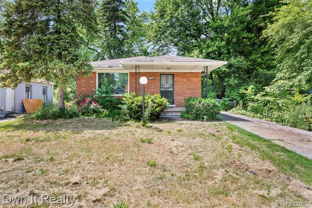 front view picture of 17169 Harlow Street, Detroit, MI. 48235