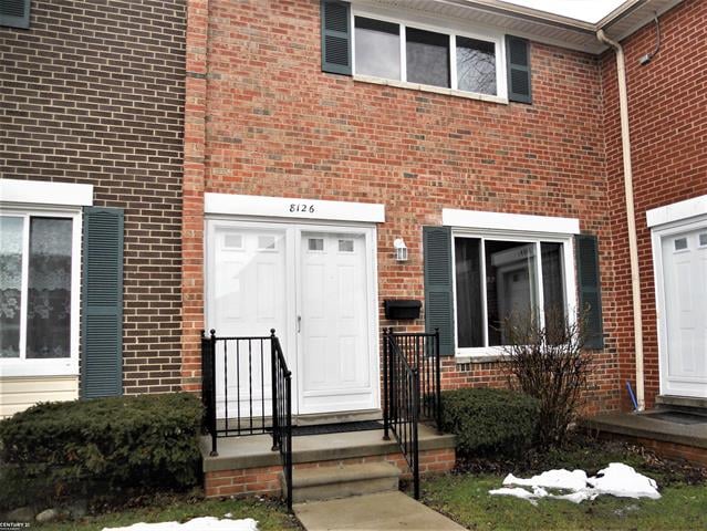 front view picture of 8126 Farnum, Warren, MI. 48093