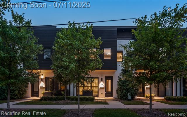 front view picture of 722 E Parent Ave, Royal Oak, MI. 48067