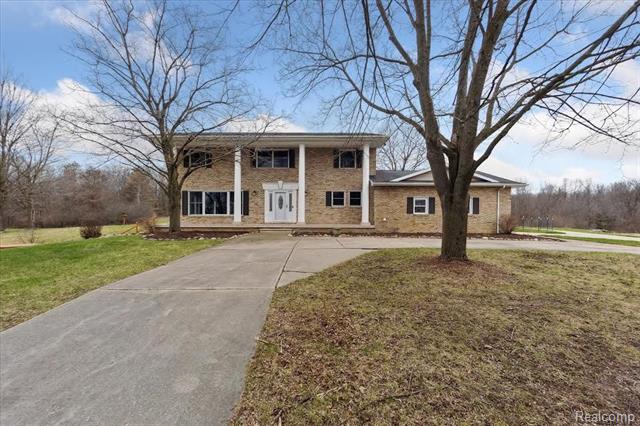 front view picture of 8114 Gale Road, Goodrich, MI. 48438