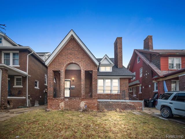 front view picture of 4492 Burns Street, Detroit, MI. 48214
