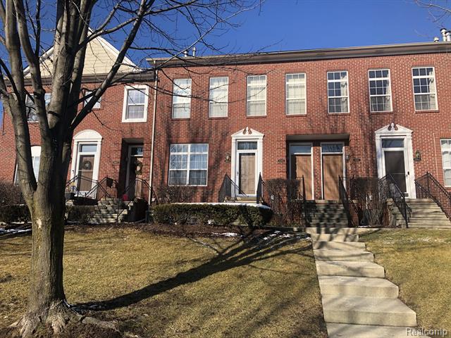 front view picture of 42633 Park Cresent Drive, Sterling Heights, MI. 48313