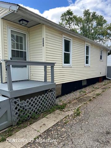 front view picture of 2080 E Schumacher Street, Burton, MI. 48529