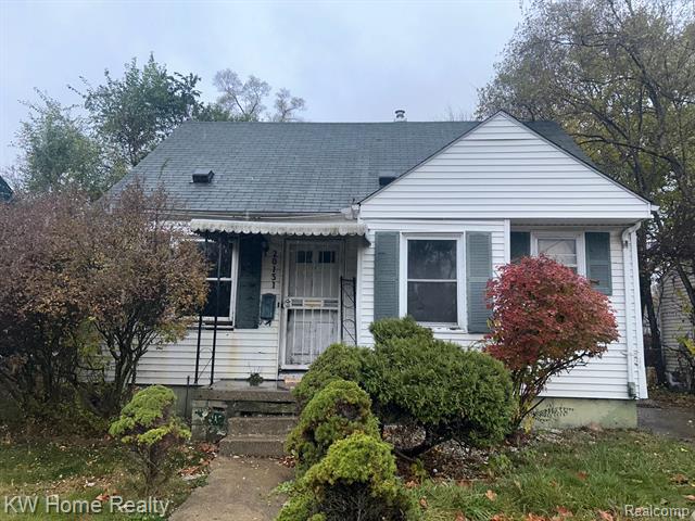 front view picture of 20131 Pinehurst Street, Detroit, MI. 48221